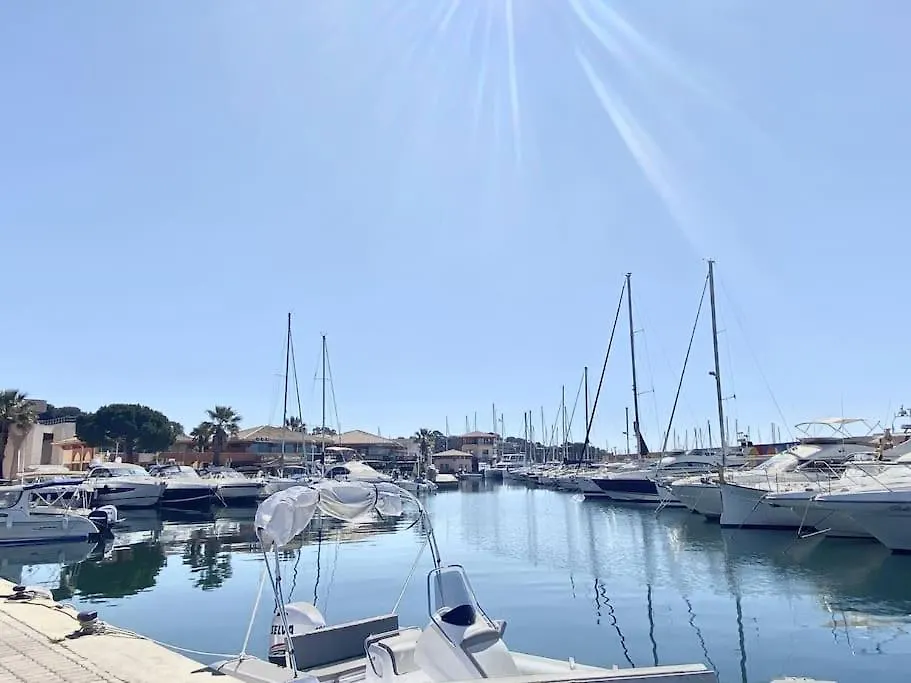 Superbe Rooftop Vue Mer Port Santa Lucia 5 Pers Saint-Raphael  0*, Saint-Raphael (Var)